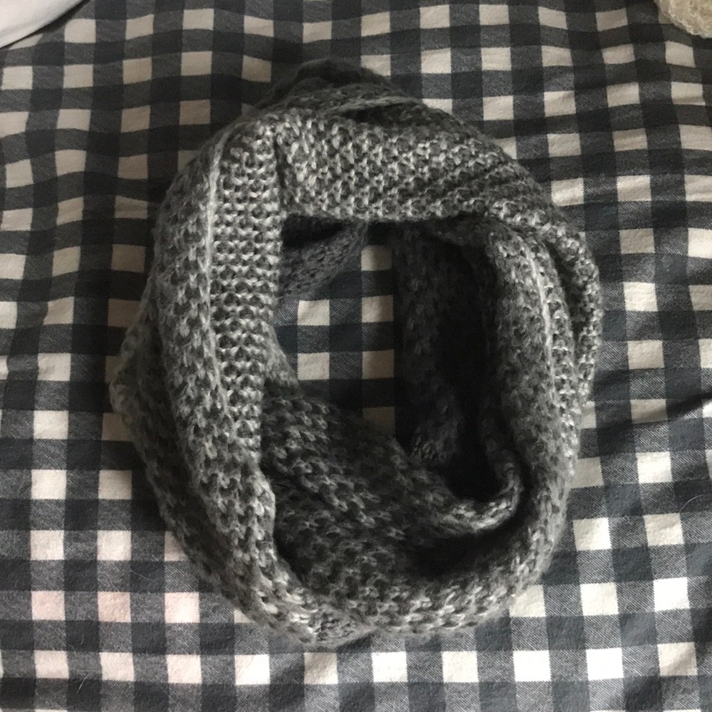Charming Charlie Gray Knit scarf